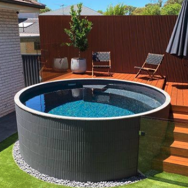 Round Plunge Pool