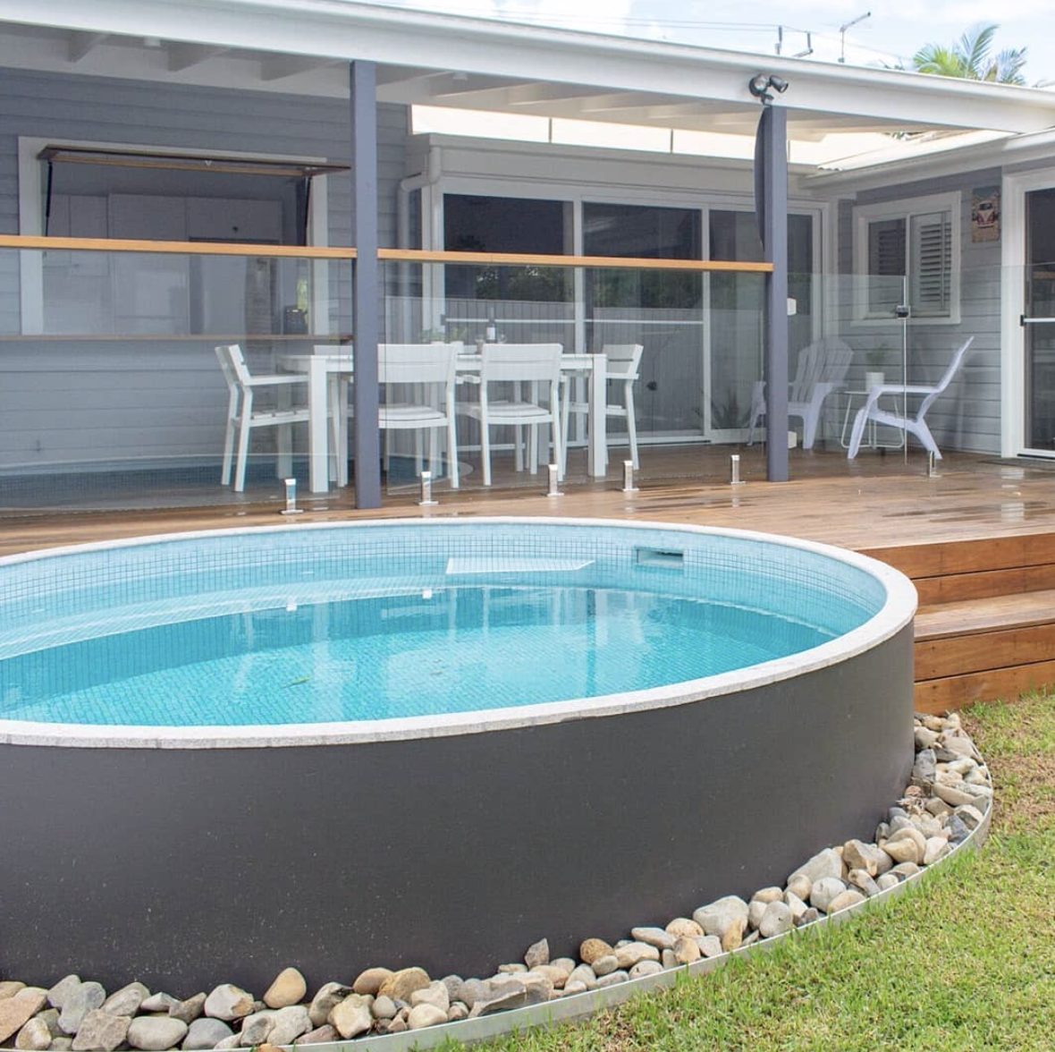Round Plunge Pool with Deck